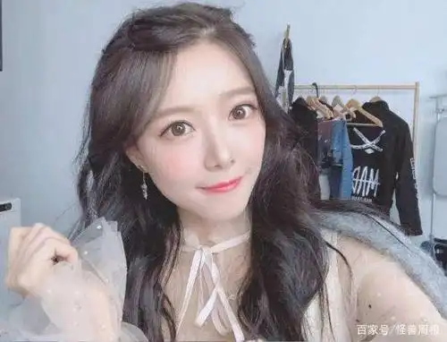 阿布当众开团lpl女解说?骆歆赛后采访tes遭吐槽:提问全是废话