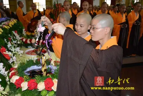 闽南佛学院女众部(紫竹林寺)浴佛法会盛况
