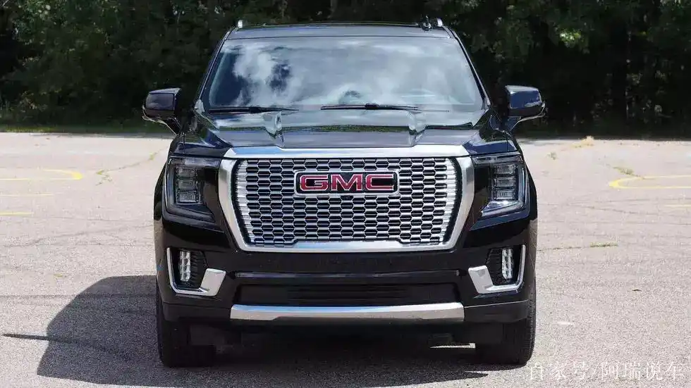 2021款gmc育空suv,外观时尚大气,豪华感依旧