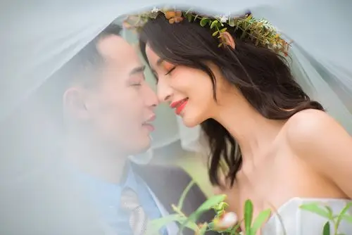 森系旅拍风小清新婚纱照婚纱照风格欣赏-重庆巴黎经典婚纱摄影婚纱照