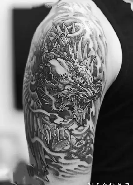 觅财有道,手臂元宝貔貅霸气纹身