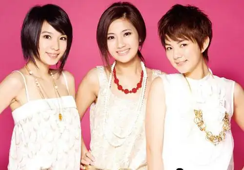 出道15年她竟未变样 偷师she嫩颜秘籍