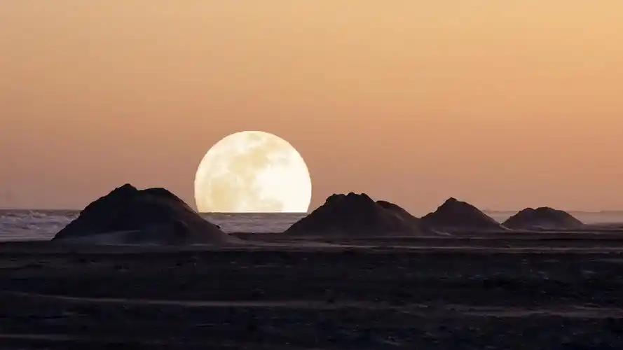 一轮明月,高清图片-壁纸族