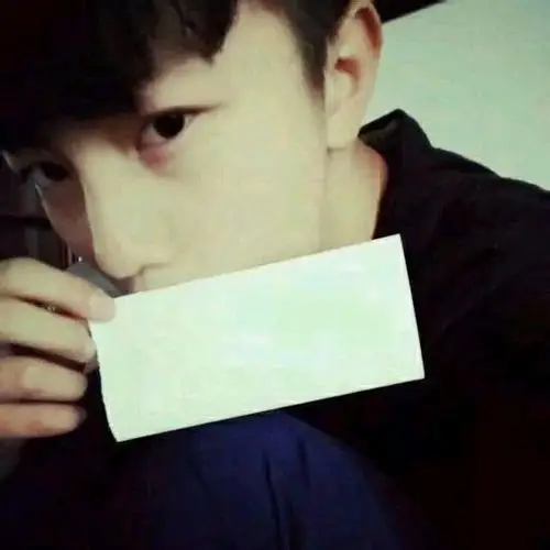 麻烦大神帮我做举牌照咯 内容 董雪佩 谢谢