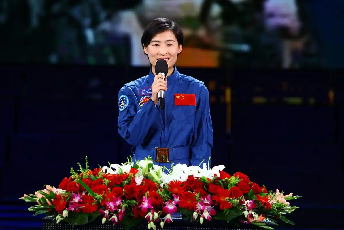 刘洋以航天员身份,寄语青少年,"换岗"传言不攻自破