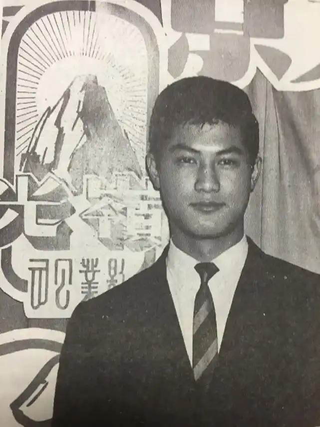 港坛大佬邓光荣当众责骂郑少秋向华强都要给他三分面子