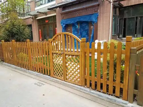 公园木质栅栏 景区木质栅栏 草坪围栏 街道木围栏 木质栅栏 花园围栏