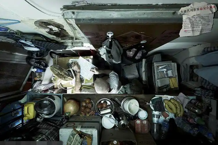 组图实拍香港笼屋生活