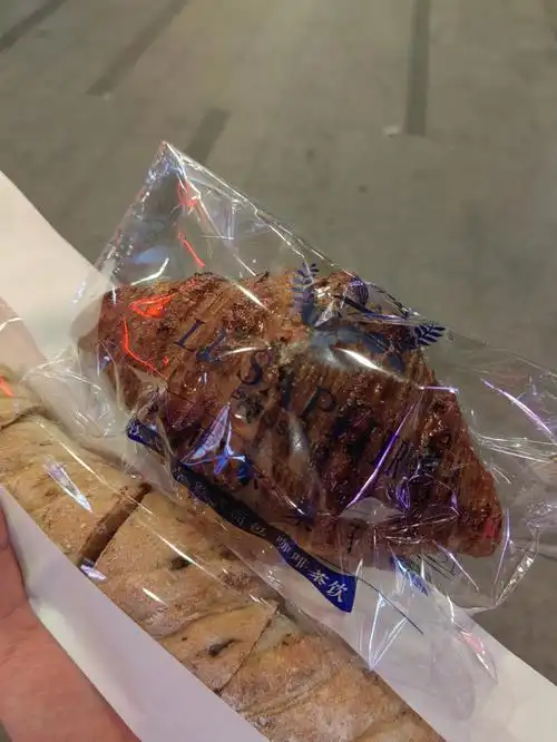 镜头抓不住的猫咪和我爱吃的面包