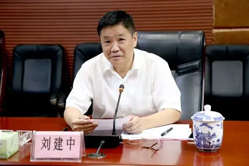 刘建中主持召开全区建设项目供电负荷解决协调会