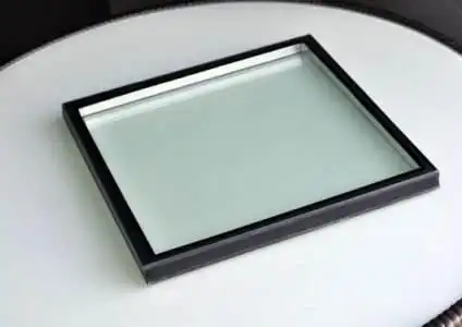 楼艺玻璃(low-emissivity)是一种环保节能的健康材料,利用了真空磁控