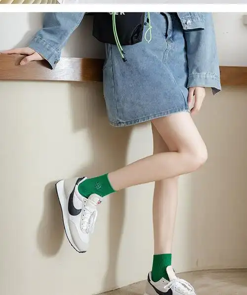 绿色袜子女中筒配鲨鱼裤外穿运动袜ins潮日系网红条纹纯棉春长袜