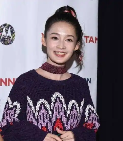 李沁牙齿变白了?