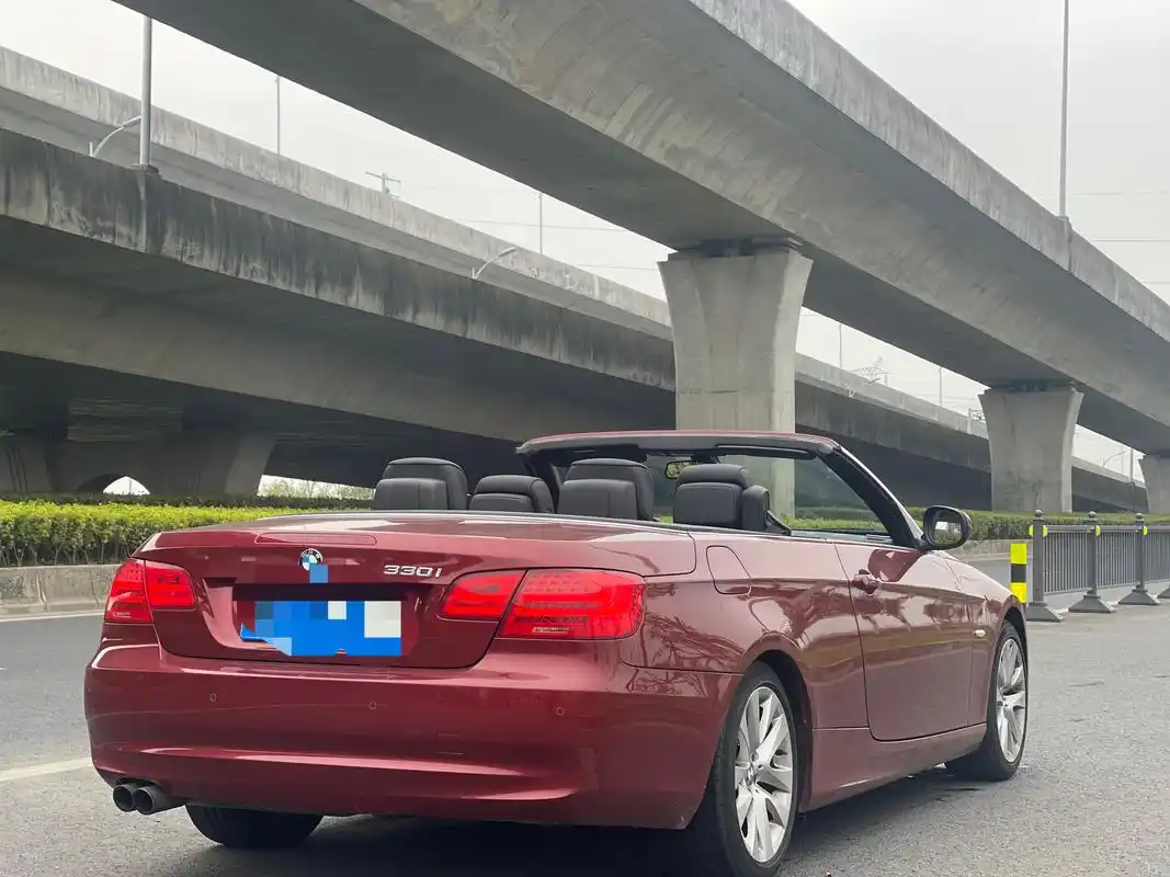 11款宝马330i敞篷轿跑