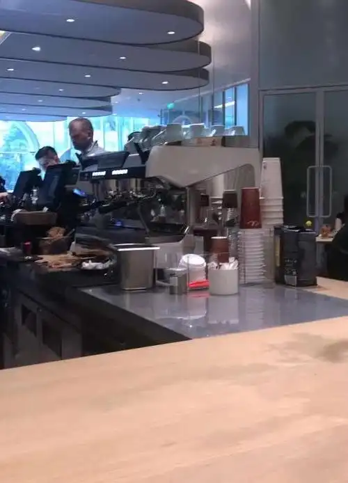 gaga鲜语(万菱汇店)-"下午五点多来到 人还是挺多的 因为之后还.