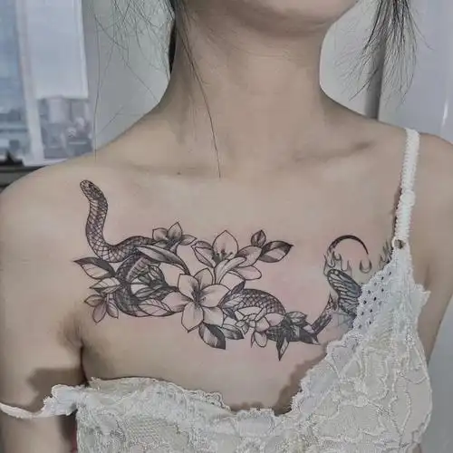 成都纹身/锁骨纹身/遮盖纹身/素花蛇纹身