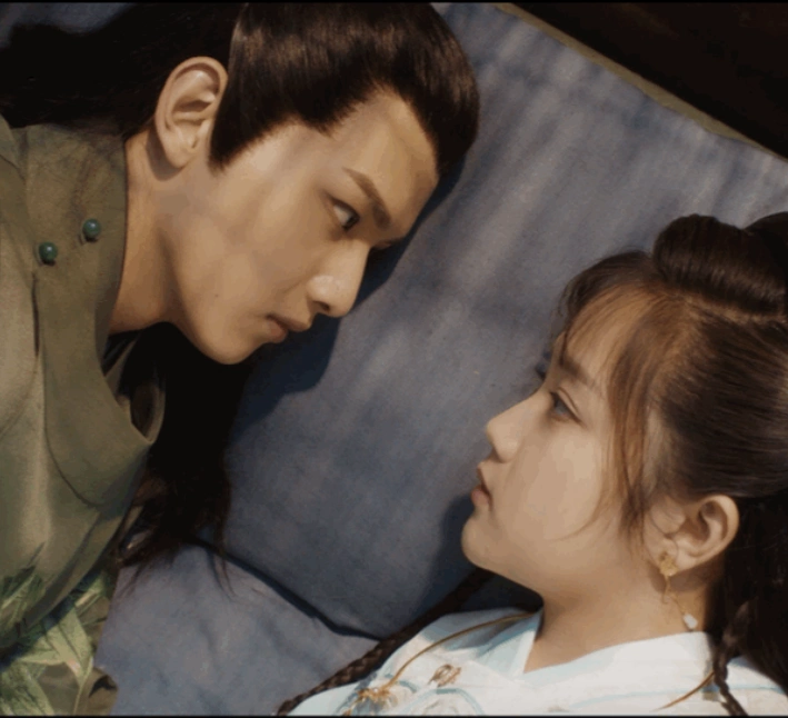 18岁被4大表演系院校录取,以第2名考进211大学,新剧开播被冷落