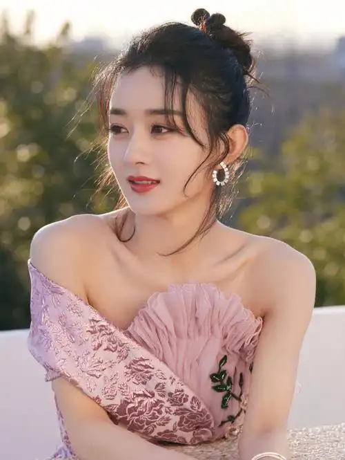 赵丽颖粉色礼服