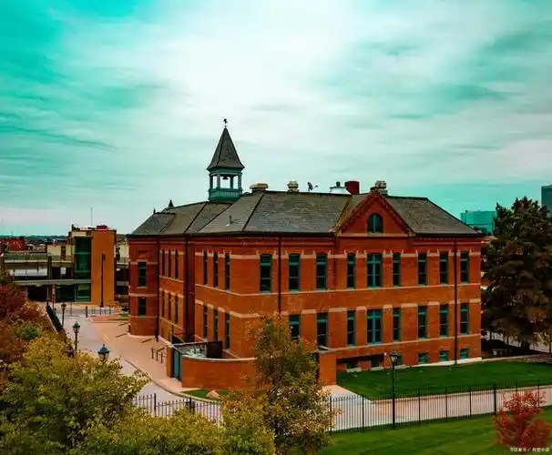 原以为名不见经传的麦吉尔大学,以为只是青铜,其实是我太无知