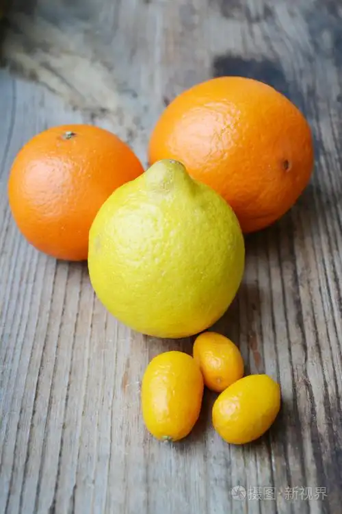 从柑橘, 金橘, 橙子和柠檬的柑橘类水果一套