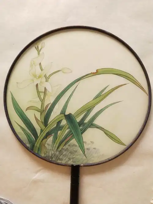 徐沛沛纯手绘工笔团扇篇一