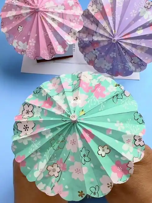 用樱花折纸做好看的伸缩小雨伞,小姐姐的最爱哦!
