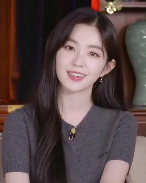 irene超话7815#裴珠泫#笑起来超可爱的小猪猪