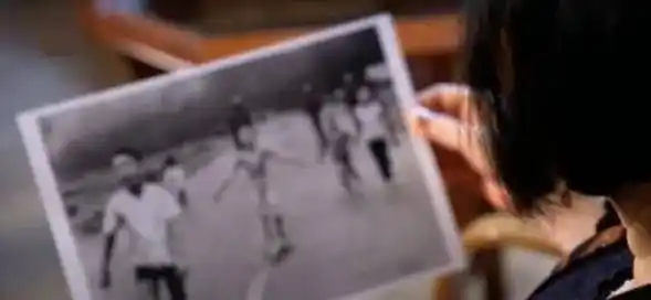 原创1972年那个在战火中绝望奔跑的越南小女孩最后活下来了吗