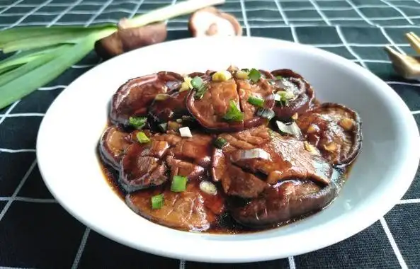 第一道:红烧香菇