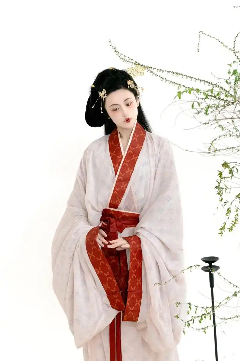 凭阑听风原创汉服,粉色款战国袍上架啦