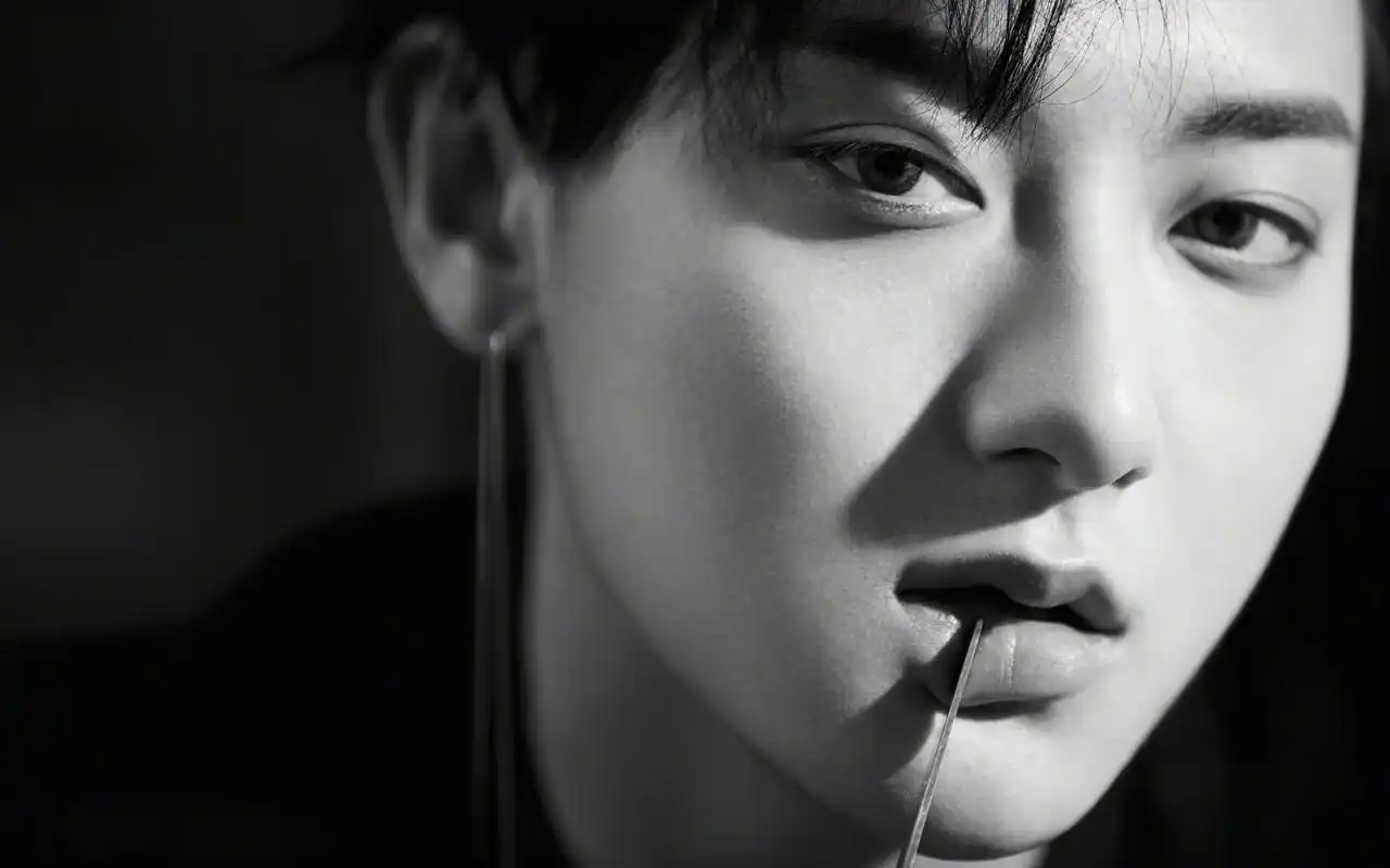 黄子韬最新帅气时尚大片写真高清壁纸