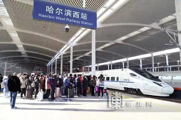 除此之外,铁路部门将在哈尔滨至齐齐哈尔,牡丹江,佳木斯间加开部分