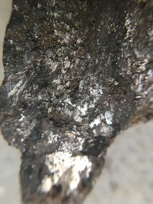 我的陨石切面放大版的看一下对不对老师们?