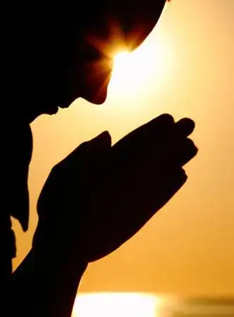 明天我就要远行,母亲用她的方式为我祈福