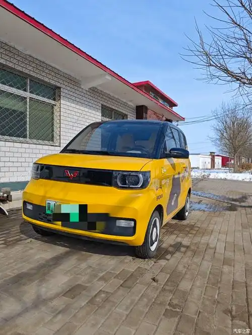 出售女士一手2022年1月上牌120公里续航的五菱mini马