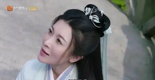 原创她曾因朱七七大火今年播了8部戏从任嘉伦袁冰妍演到邢菲妈妈