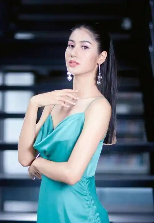 泰国最漂亮的美女前十名排行榜_电视剧_cm_电影