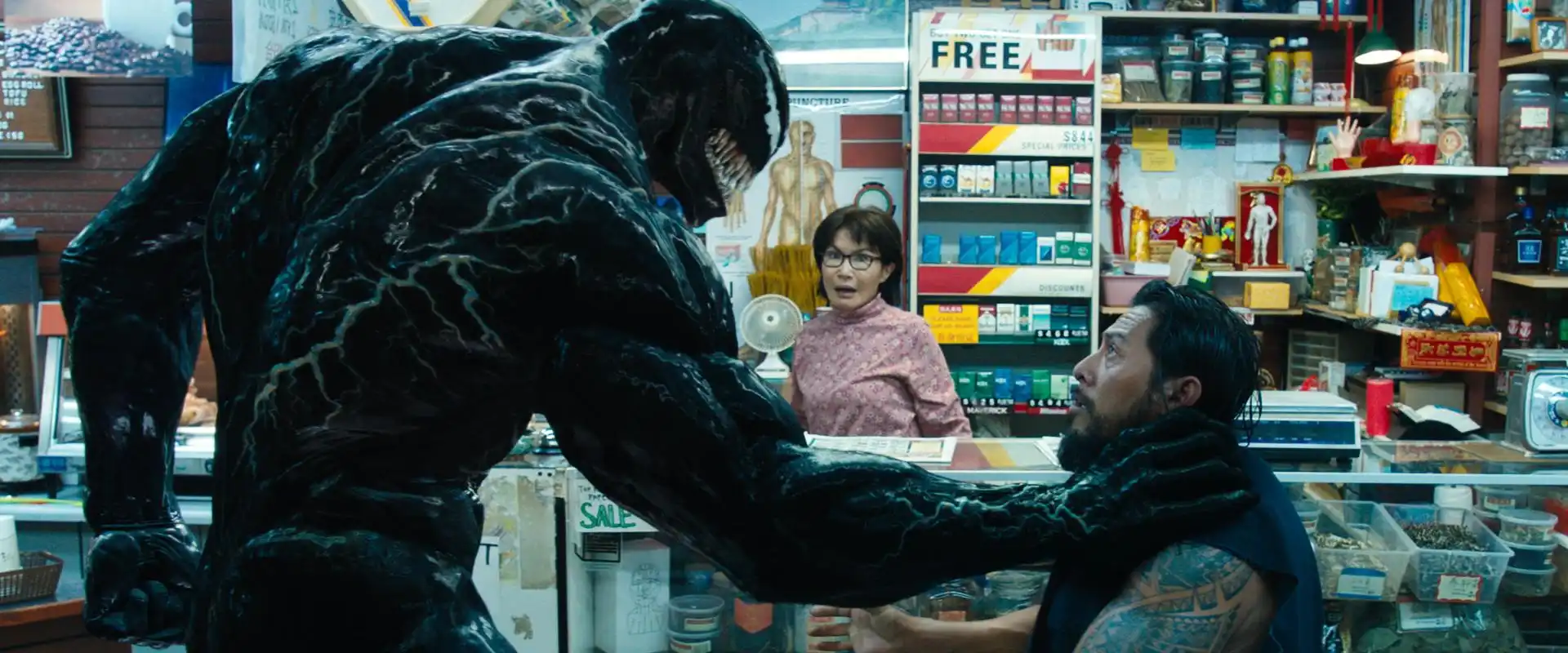 被毒液附身的人类拥有多种超能力