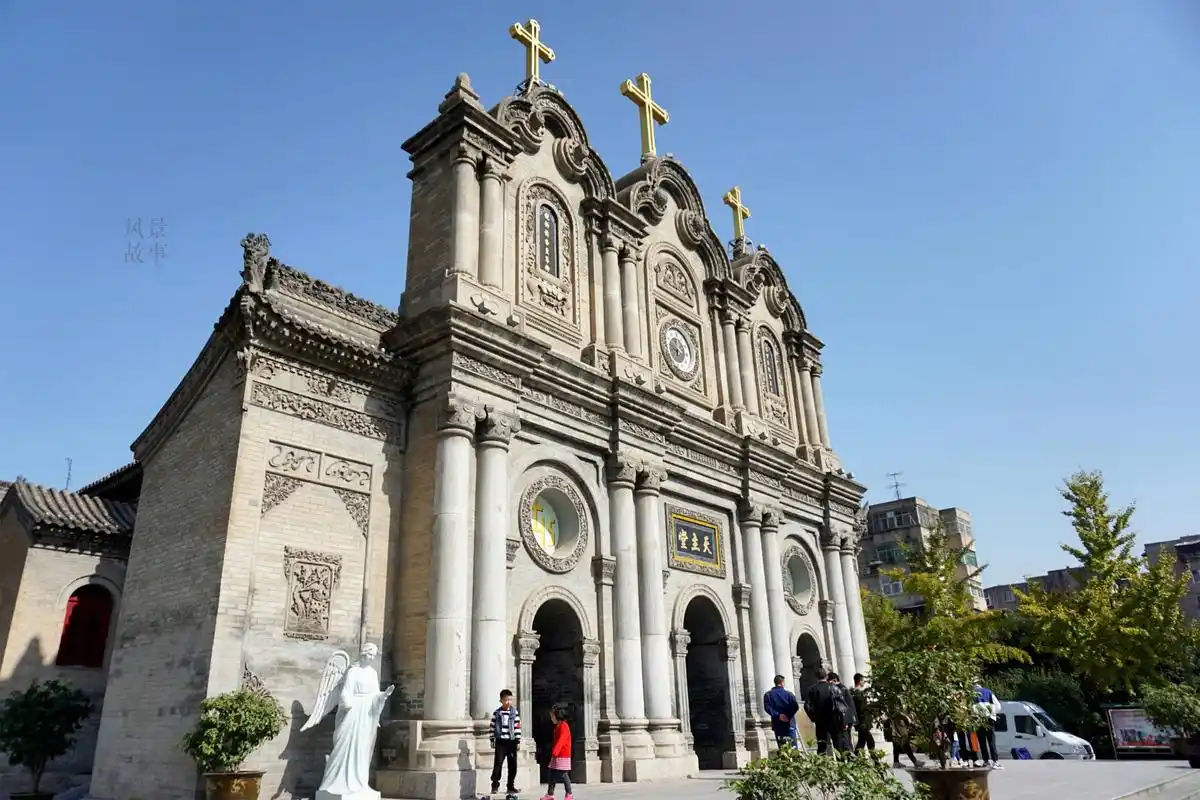 五星街教堂西安人的小游园游客的打卡地