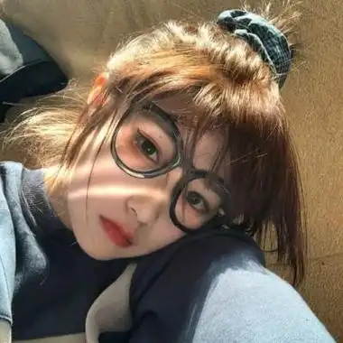戴眼镜好看女头高清漂亮的戴眼镜精致女头图片女生头像美头