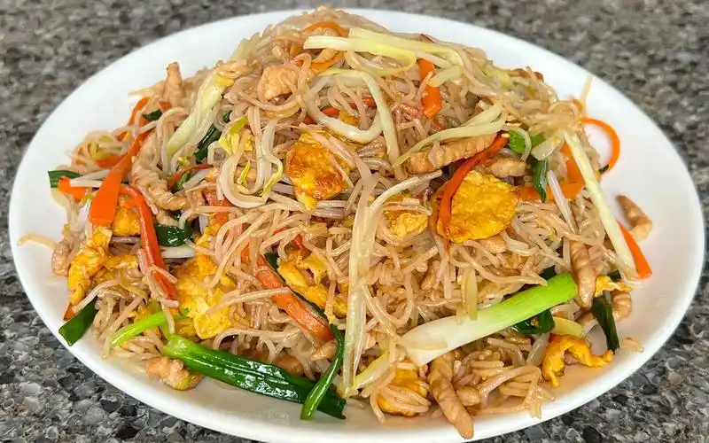 教你三丝炒米粉在家怎样做才好吃,干香爽滑,是广东经典的看家菜