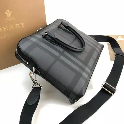 巴宝莉包包 巴宝莉男款公文包 黑色