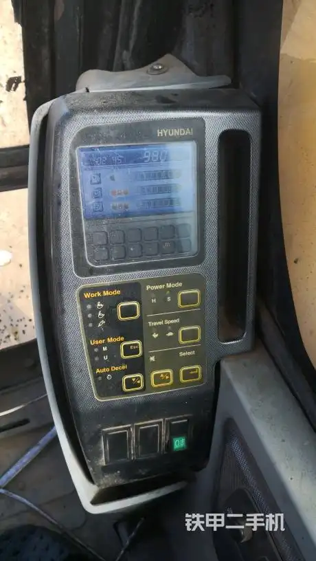 现代r225lc-7挖掘机