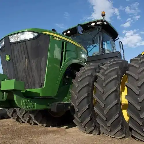 第一个出场的 来自约翰迪尔的大马力拖拉机