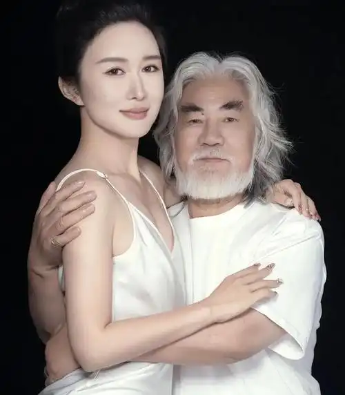 72岁的导演张纪中最近成为了热门话题,原因是他在社交平台上上传了一