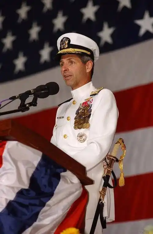 从中国海军军官配发佩剑看全球海军佩剑史_手机搜狐网