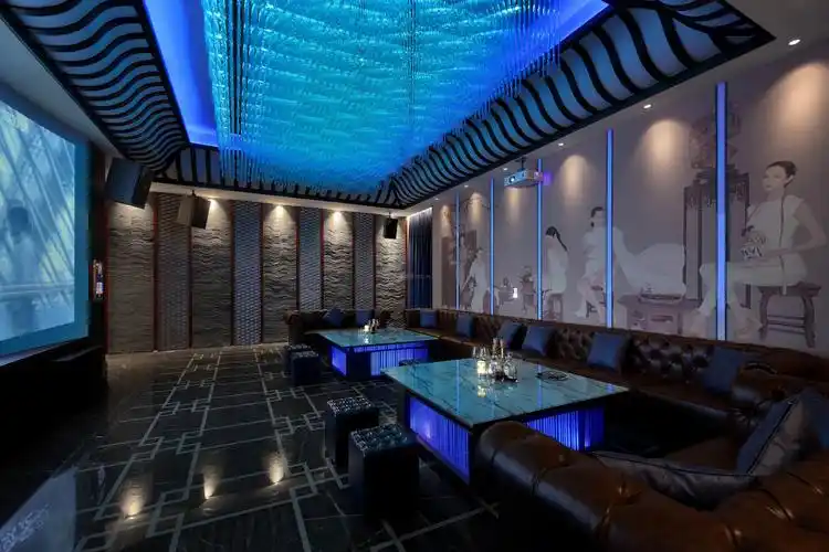 2021新中式娱乐会所ktv包间沙发背景墙设计图片