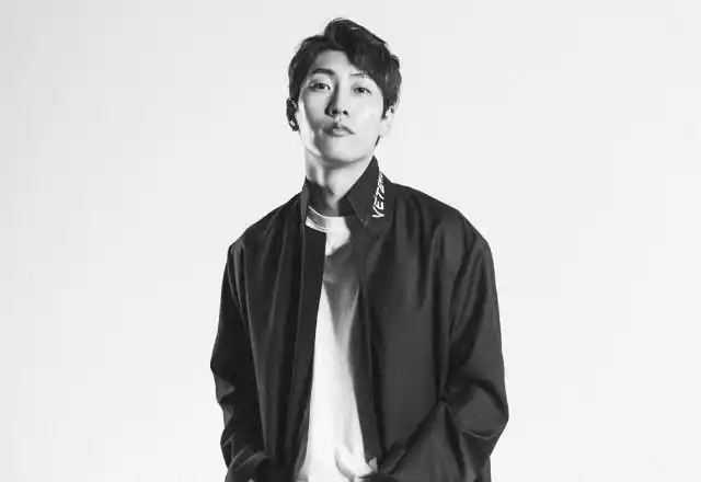 1. 最近有一首风靡各国的好听歌曲,歌手shaun唱的《way back home》.