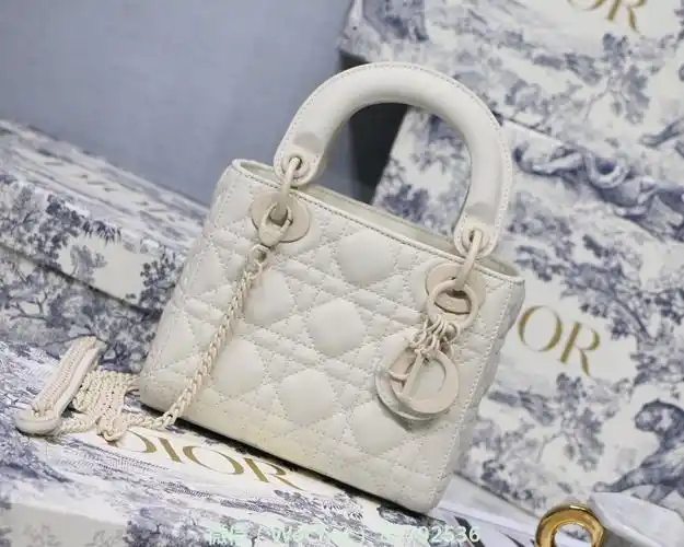 标签迪奥matte意思