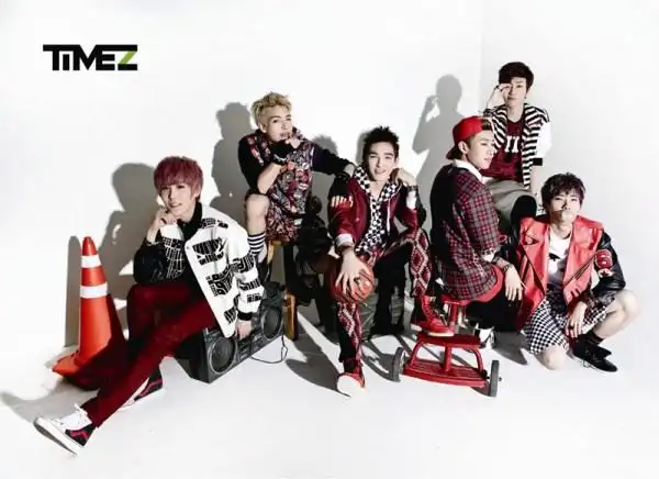 timez青春爱最大写真曝光演绎青春正能量